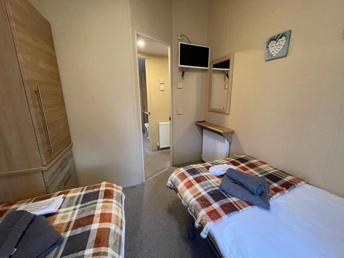 Luxury Lakeside Lodge L1 With Hot Tub Situated At Tattershall Lakes Country Park Eksteriør bilde